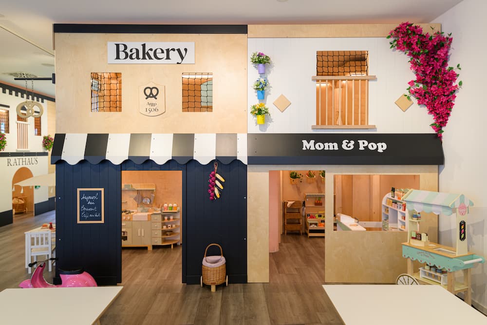 PimPam indoor playground, mom and pop shop, store, bakery, café, grandma's and grandpa's house
